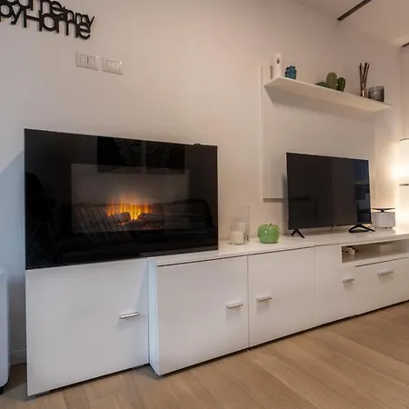 Fede Urban Flat - Posto Auto E Metro - Italywego Daire *