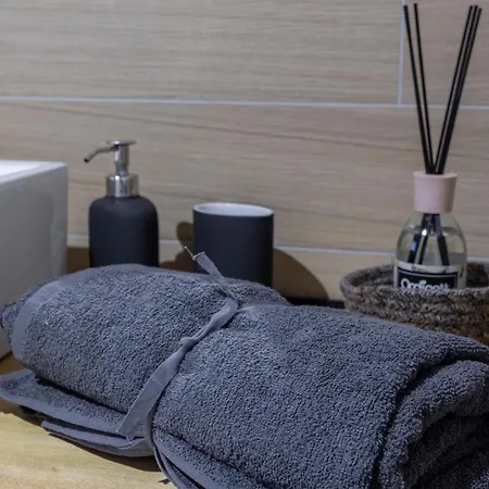 Daire Fede Urban Flat - Posto Auto E Metro - Italywego