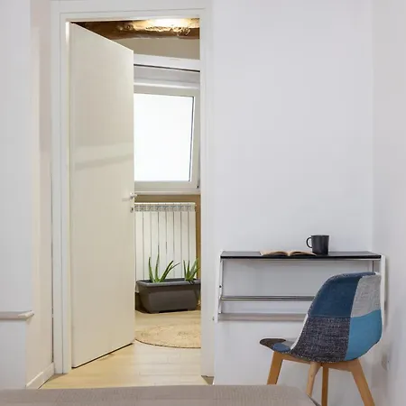 Апартаменты Fede Urban Flat - Posto Auto E Metro - Italywego