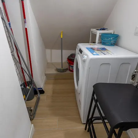 Daire Fede Urban Flat - Posto Auto E Metro - Italywego *