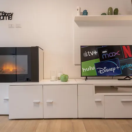 Апартаменты Fede Urban Flat - Posto Auto E Metro - Italywego