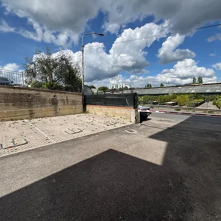 Fede Urban Flat - Posto Auto E Metro - Italywego Daire